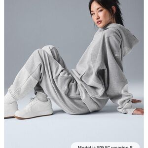 ALO Yoga make waves grey set